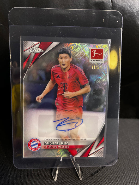 Topps® Minjae-Kim /52 AUTOGRAMM | TOPPS CHROME BUNDESLIGA 24/25