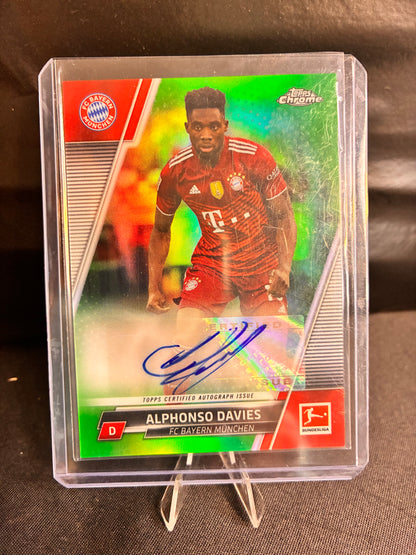 Topps® Alphonso Davies /99 AUTOGRAMM | TOPPS CHROME BUNDESLIGA 21/22
